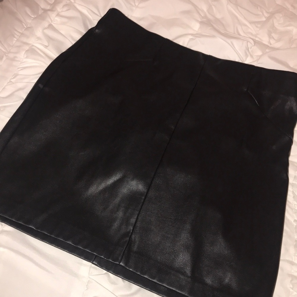 Dynamite mini black leather skirt